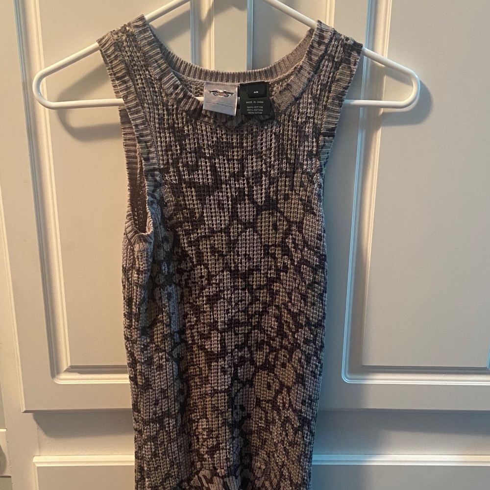 Sleeveless Knit skull Print Tank Top - Neutral Tones